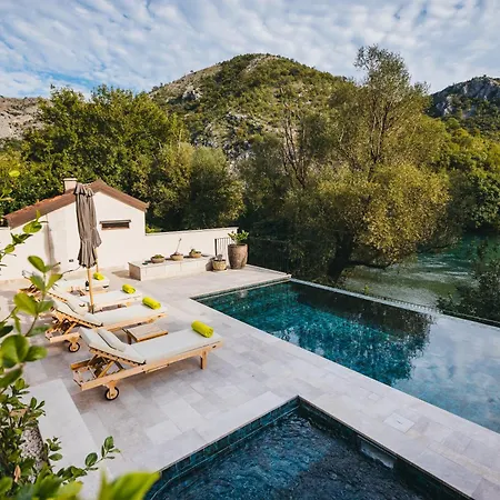 Villa Teja *